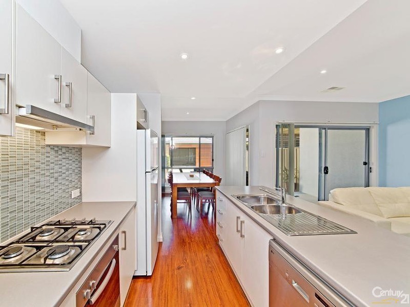 26 Helen Terrace, Valley View SA 5093