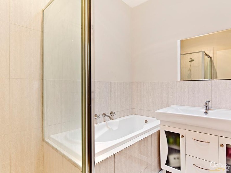 26 Helen Terrace, Valley View SA 5093
