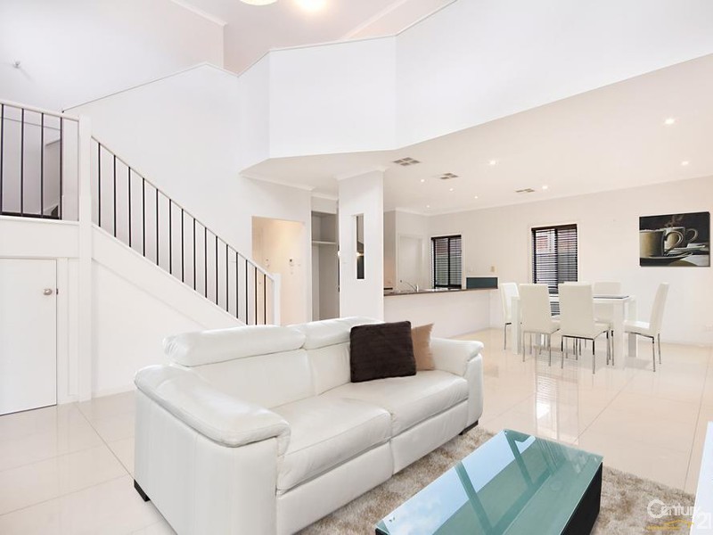 13 Broadwater Crescent, Mawson Lakes SA 5095