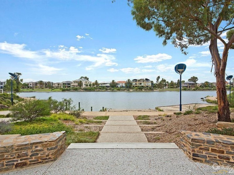 4 Morphett Place, Mawson Lakes SA 5095