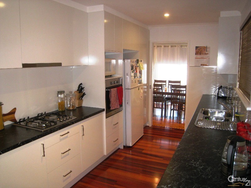 49  Warren Road, Para Vista SA 5093