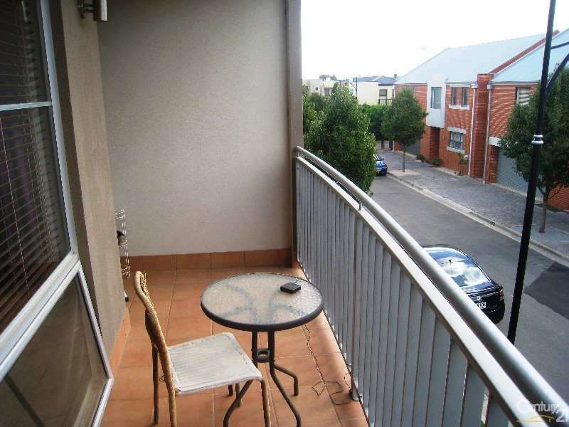 8 Junction Street, Mawson Lakes SA 5095