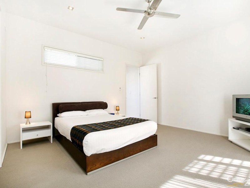 2/6 Hurtle Parade, Mawson Lakes SA 5095