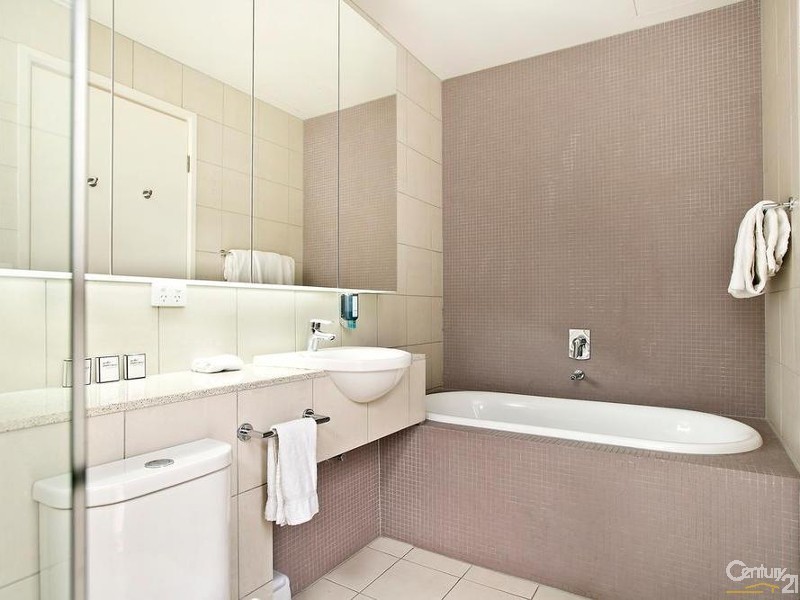 2/6 Hurtle Parade, Mawson Lakes SA 5095