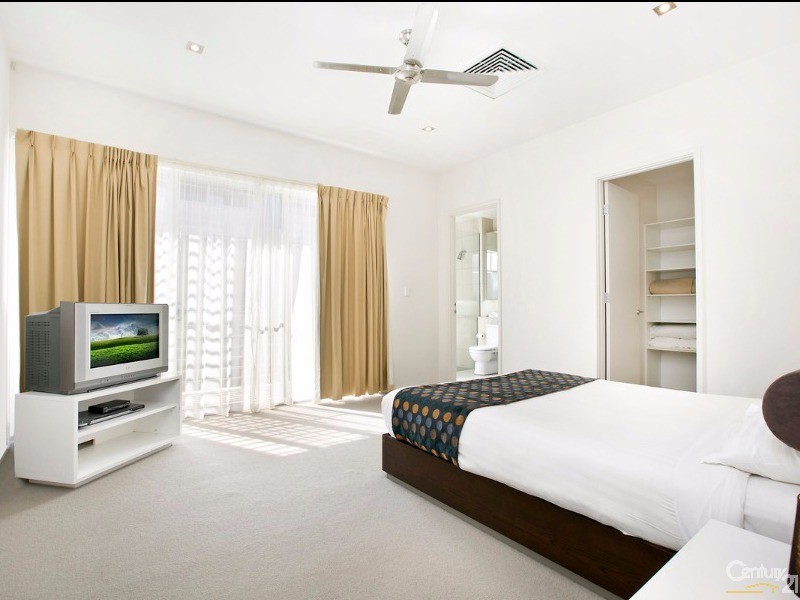 4/6 Hurtle Parade, Mawson Lakes SA 5095