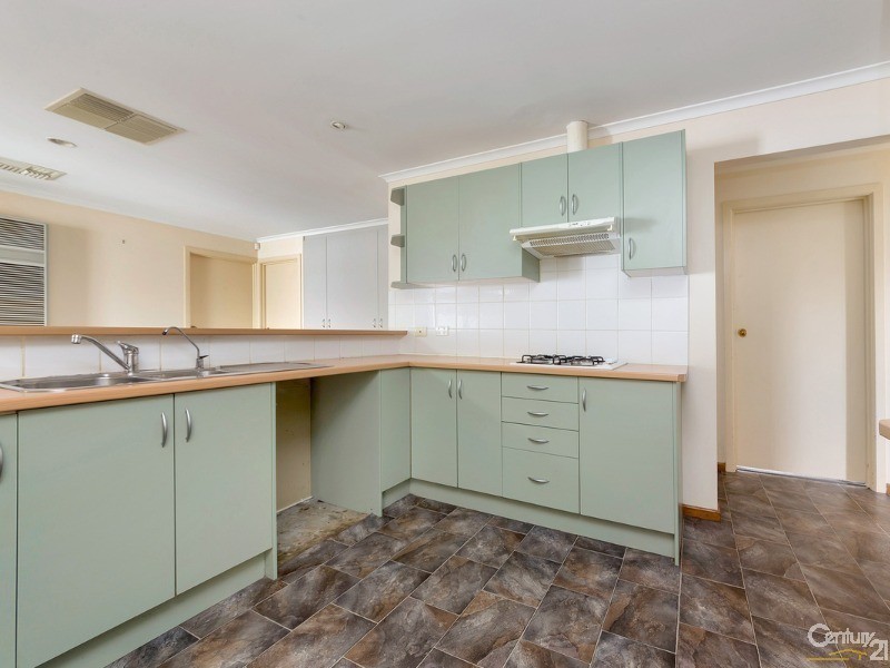 2 Hilditch Drive, Green Fields SA 5107