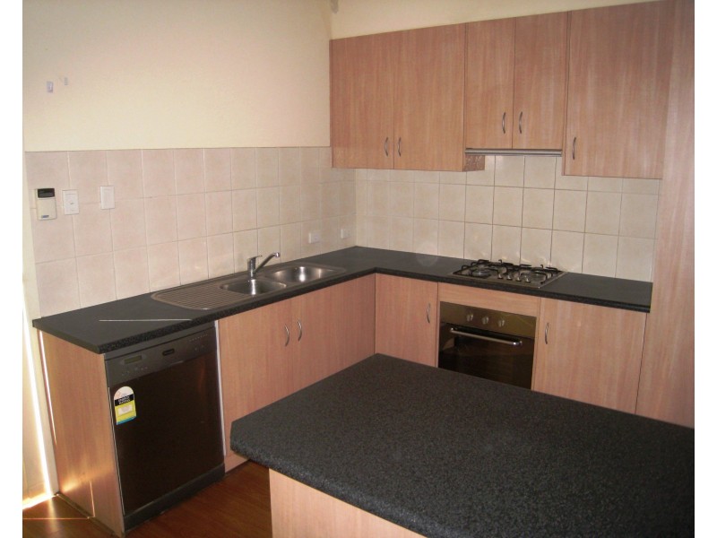 2/8 Silverbirch Place, Mawson Lakes SA 5095