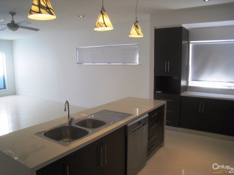 30 Mackenzie Circuit, Mawson Lakes SA 5095