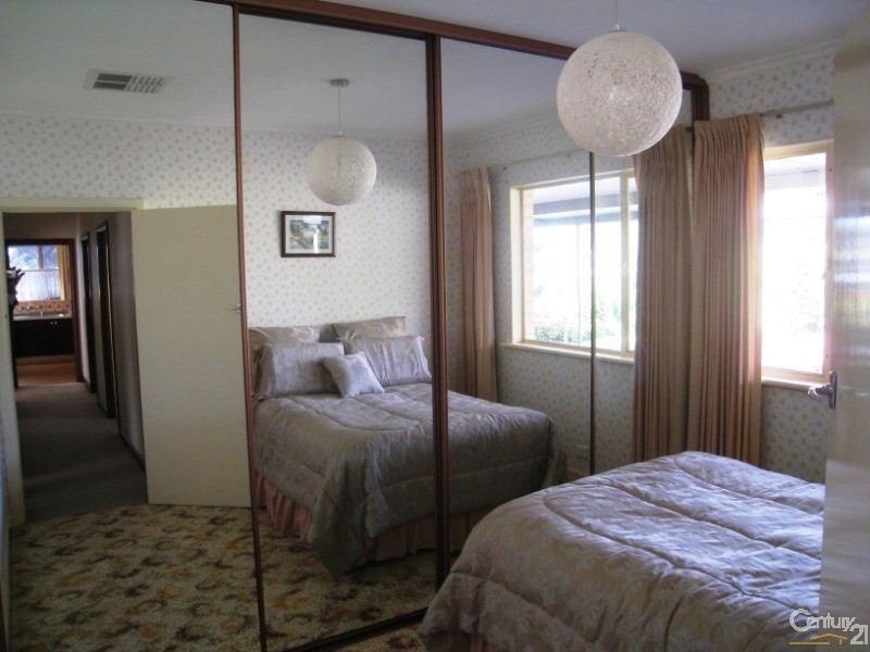 9 Cynthia Street, Para Hills SA 5096