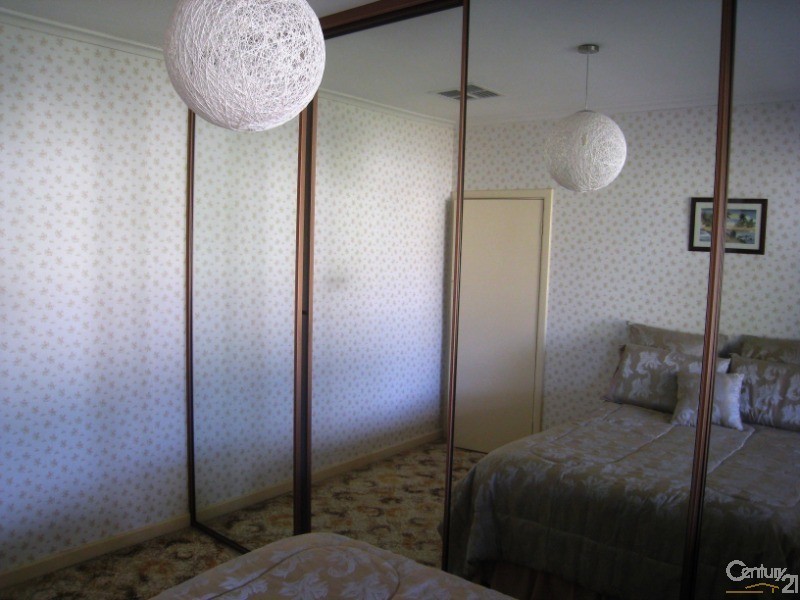 9 Cynthia Street, Para Hills SA 5096