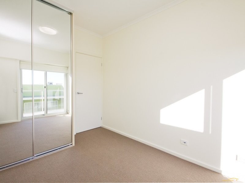 39/10-16 Light Common, Mawson Lakes SA 5095
