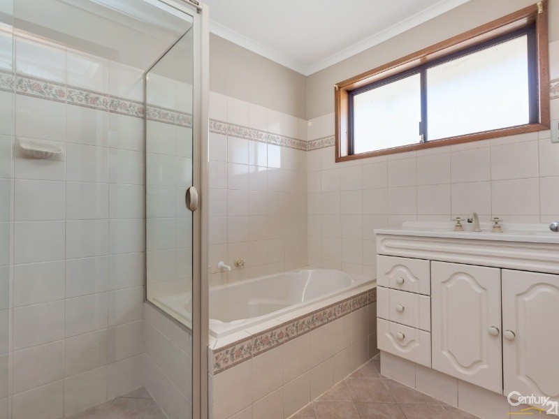 7 Fraser Avenue, St Agnes SA 5097