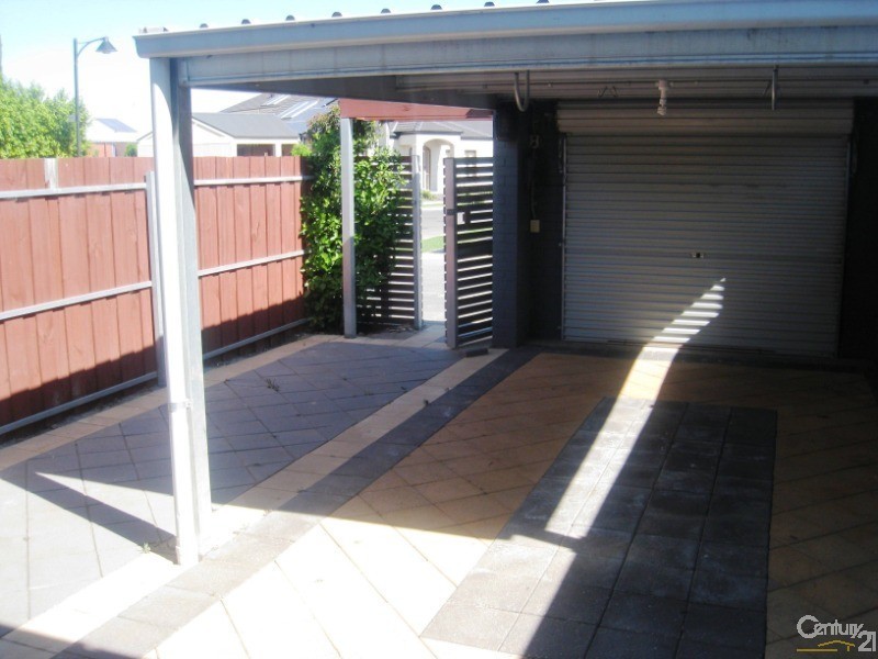 25 Mackenzie Circuit, Mawson Lakes SA 5095