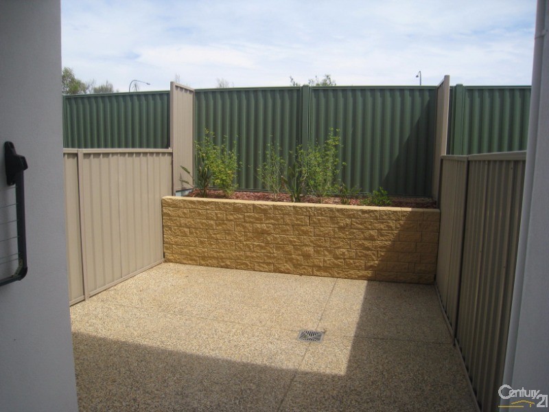 2/23a Coventry Street, Mawson Lakes SA 5095