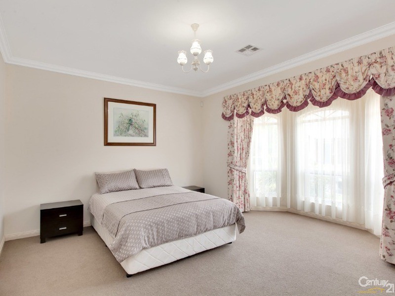 52 Lord Howe Crescent, Mawson Lakes SA 5095