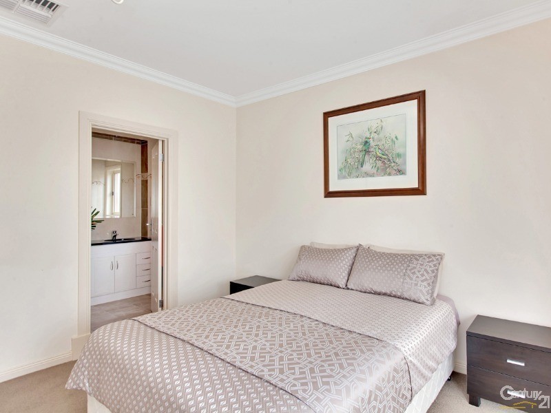 52 Lord Howe Crescent, Mawson Lakes SA 5095