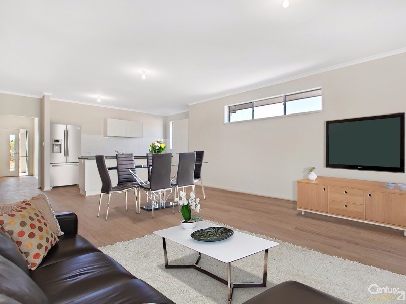 38 Greenslade Boulevard, Evanston South SA 5116