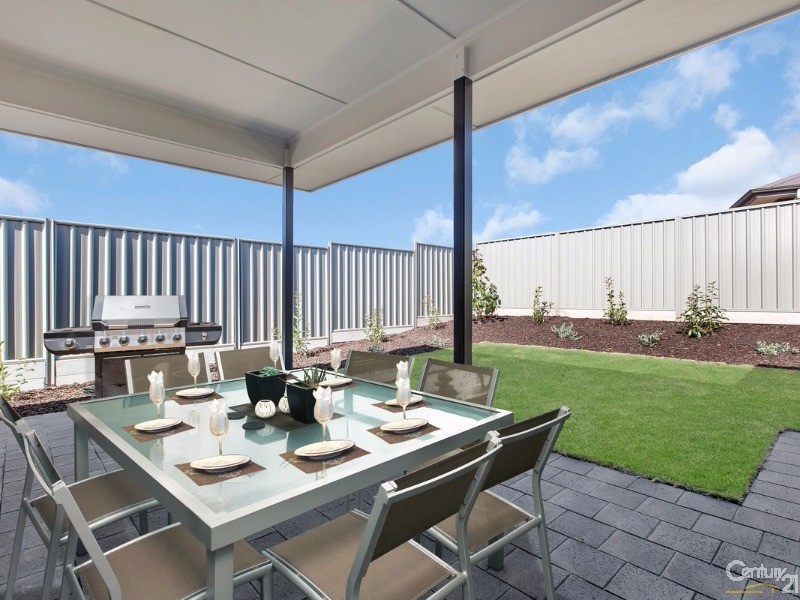 38 Greenslade Boulevard, Evanston South SA 5116