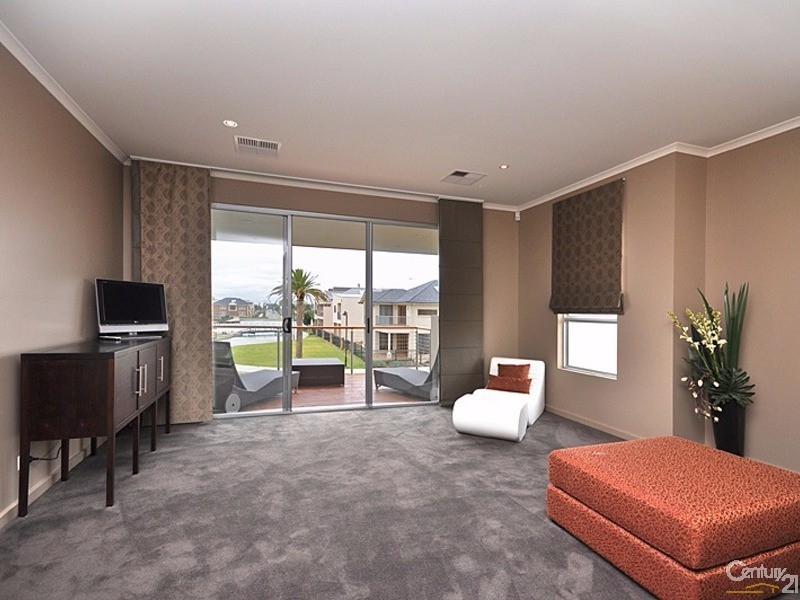 54 Isla Circuit, Mawson Lakes SA 5095