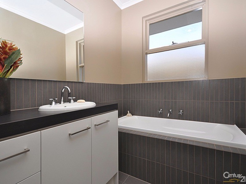 54 Isla Circuit, Mawson Lakes SA 5095