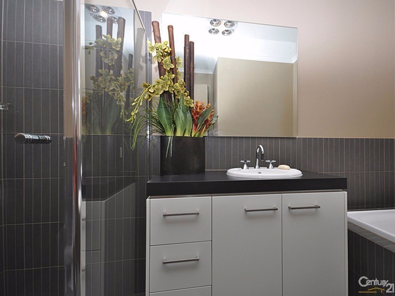 54 Isla Circuit, Mawson Lakes SA 5095