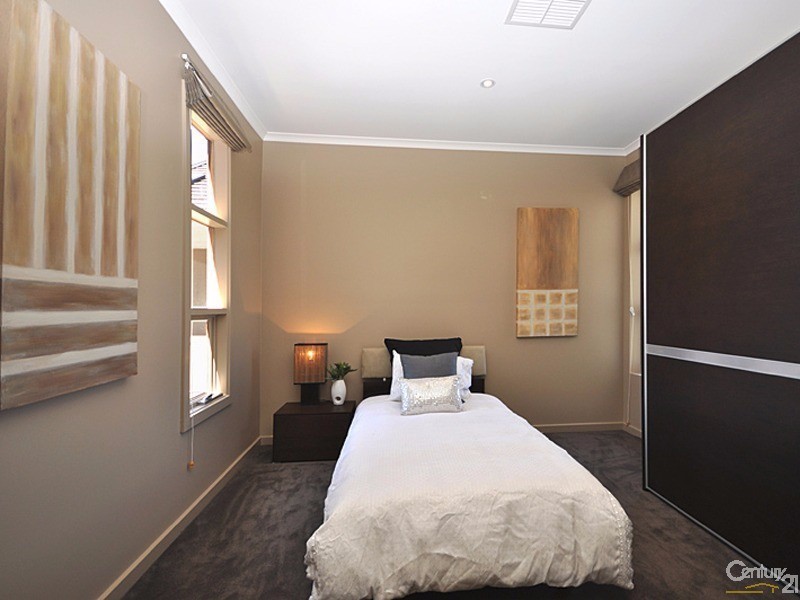 54 Isla Circuit, Mawson Lakes SA 5095