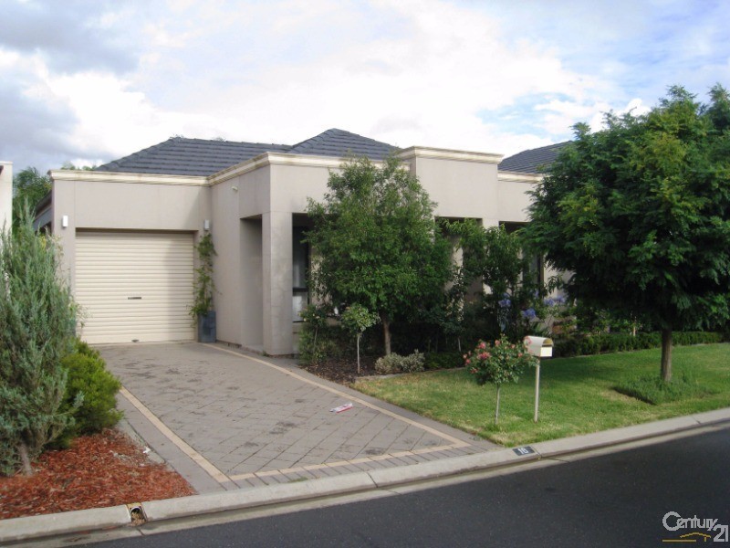 16 Weatherstone Crescent, Mawson Lakes SA 5095