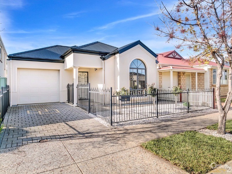 5 Maquarie Street, Mawson Lakes SA 5095