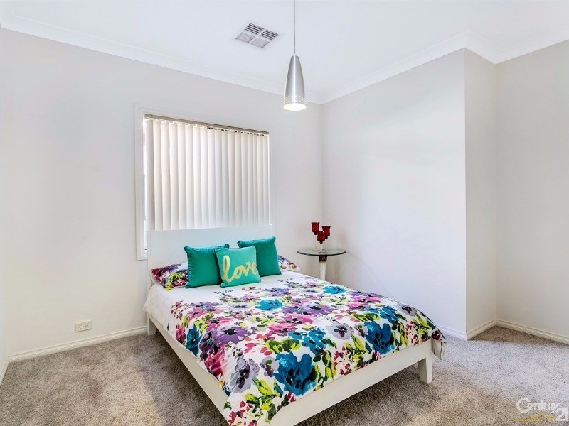 5 Maquarie Street, Mawson Lakes SA 5095