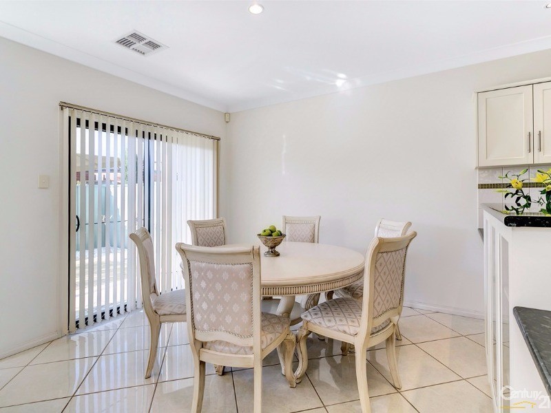 5 Maquarie Street, Mawson Lakes SA 5095