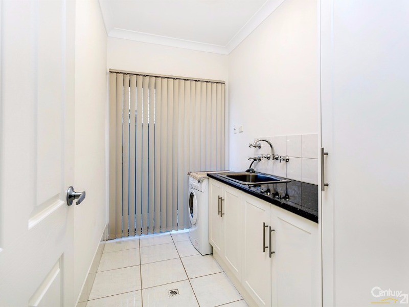 5 Maquarie Street, Mawson Lakes SA 5095