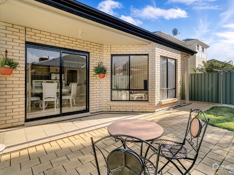 5 Maquarie Street, Mawson Lakes SA 5095