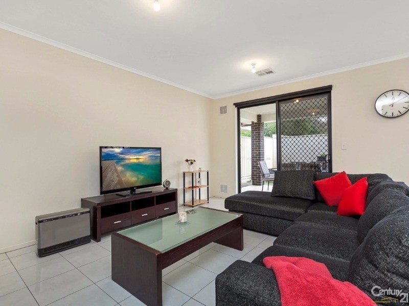 2A Strathmont Avenue, Gilles Plains SA 5086