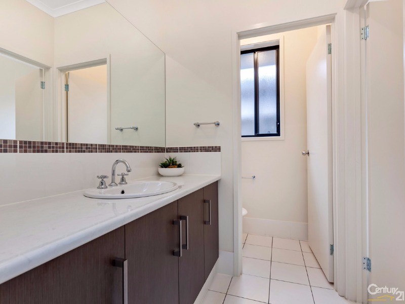 2A Strathmont Avenue, Gilles Plains SA 5086