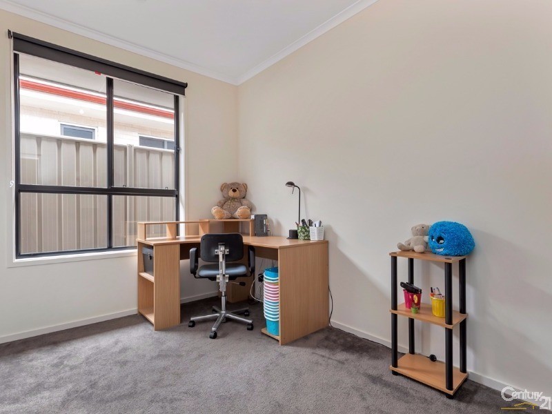 2A Strathmont Avenue, Gilles Plains SA 5086