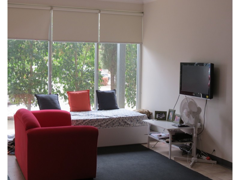 9/13 Yates Street, Mawson Lakes SA 5095