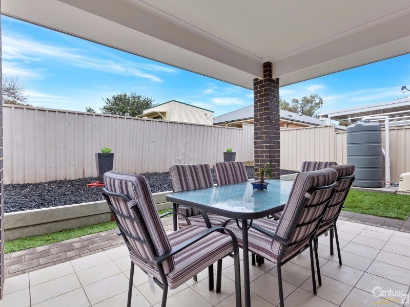 2a Strathmont Avenue, Gilles Plains SA 5086