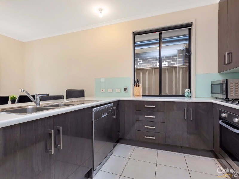 2a Strathmont Avenue, Gilles Plains SA 5086