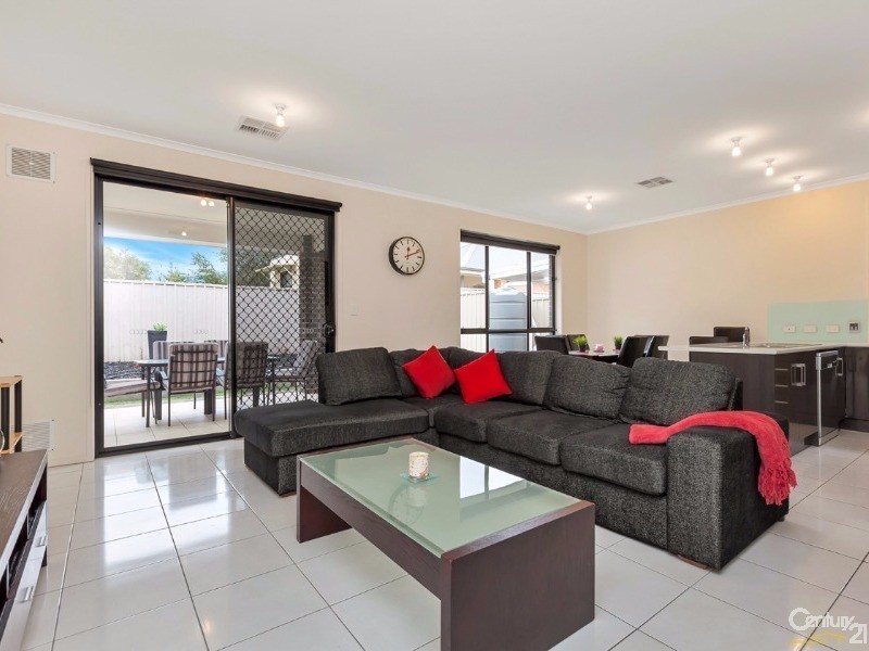 2a Strathmont Avenue, Gilles Plains SA 5086