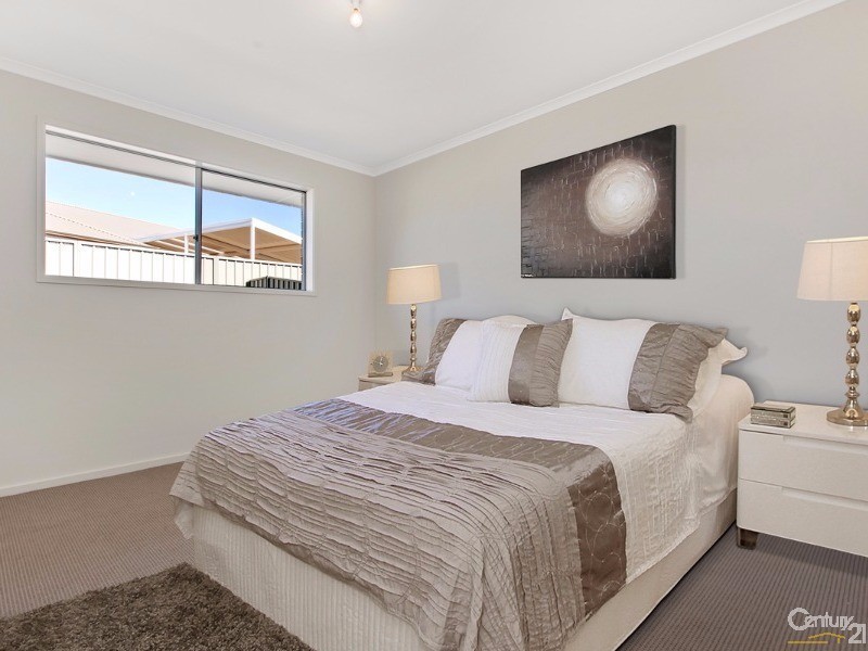 38 Greenslade Boulevard, Evanston South SA 5116