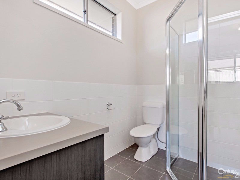 38 Greenslade Boulevard, Evanston South SA 5116