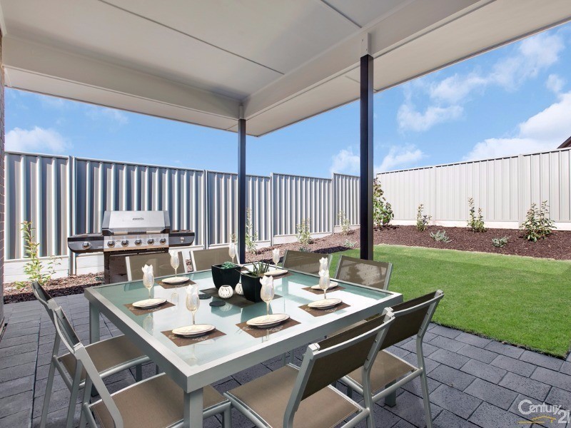 38 Greenslade Boulevard, Evanston South SA 5116