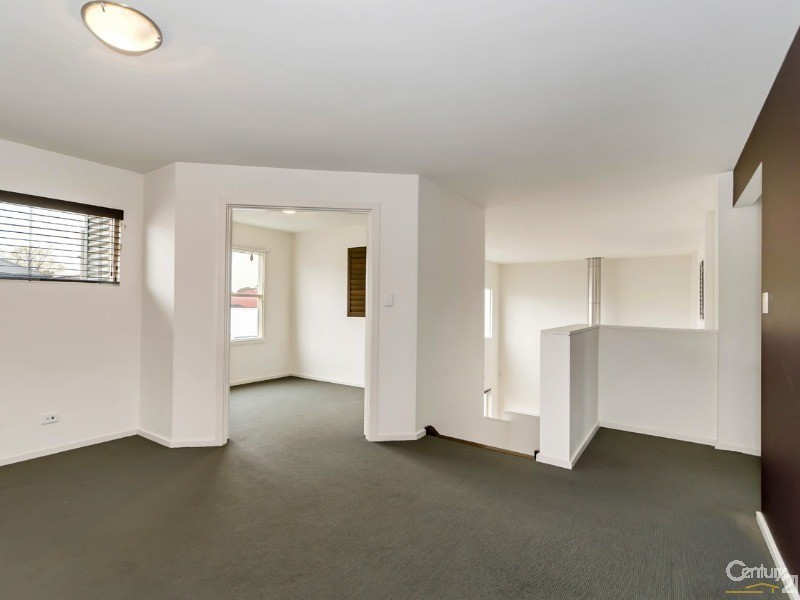 6 Wharfdale Lane, Mawson Lakes SA 5095