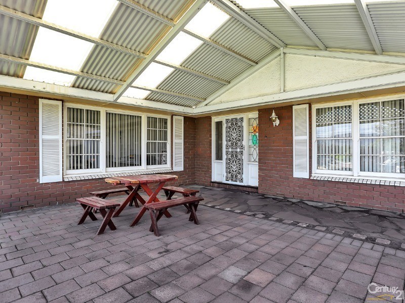 68 Flockhart Avenue, Valley View SA 5093