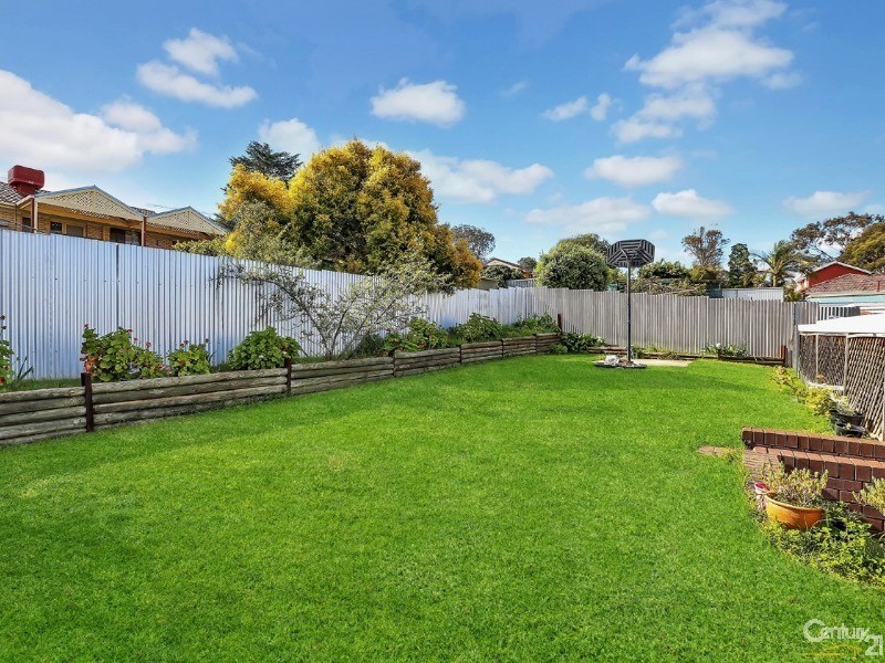 68 Flockhart Avenue, Valley View SA 5093