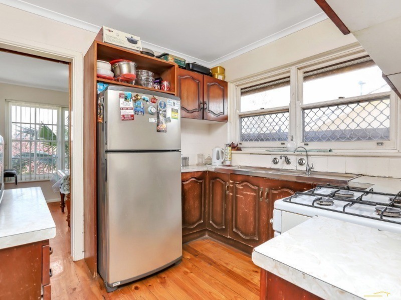 68 Flockhart Avenue, Valley View SA 5093