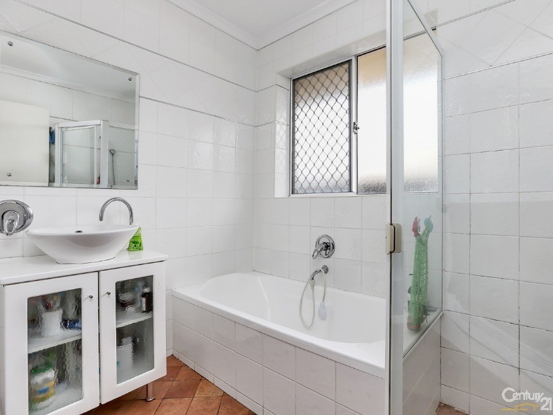 68 Flockhart Avenue, Valley View SA 5093