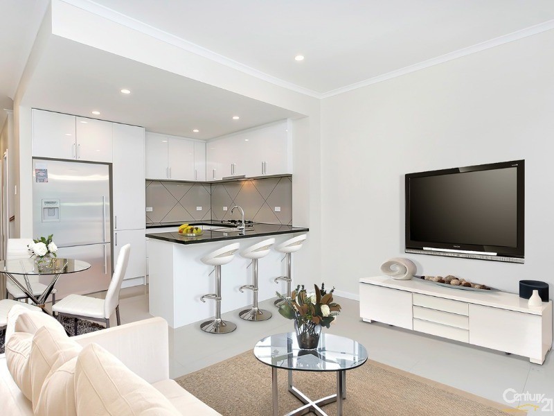 32 Broadwater Crescent, Mawson Lakes SA 5095