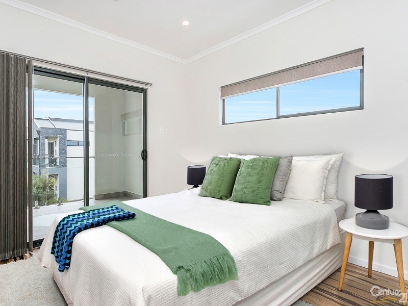 32 Broadwater Crescent, Mawson Lakes SA 5095