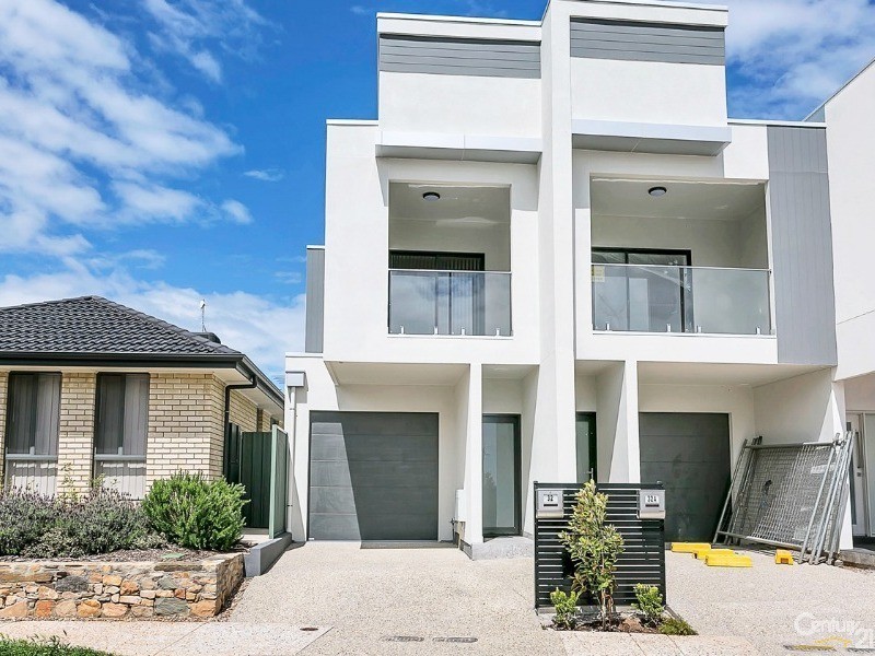 32 Broadwater Crescent, Mawson Lakes SA 5095